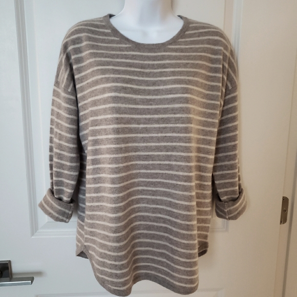 NWT Philosophy Cashmere Sweater - Picture 2 of 5